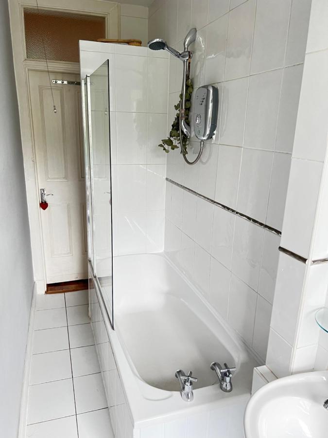 1 Bedroom Flat In Tolcross, Glasgow Top Floor. Luaran gambar