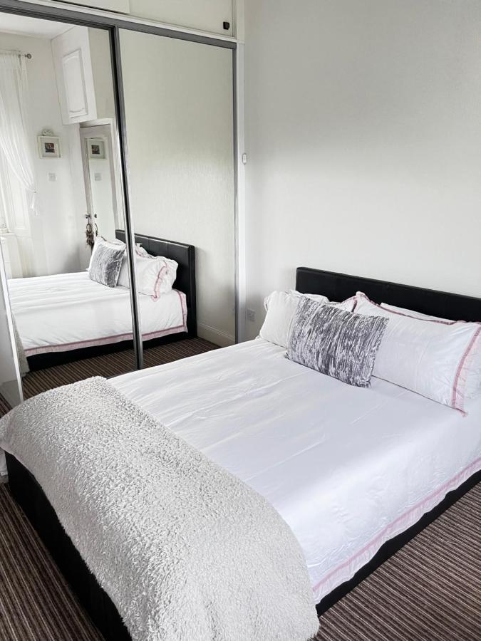 1 Bedroom Flat In Tolcross, Glasgow Top Floor. Luaran gambar